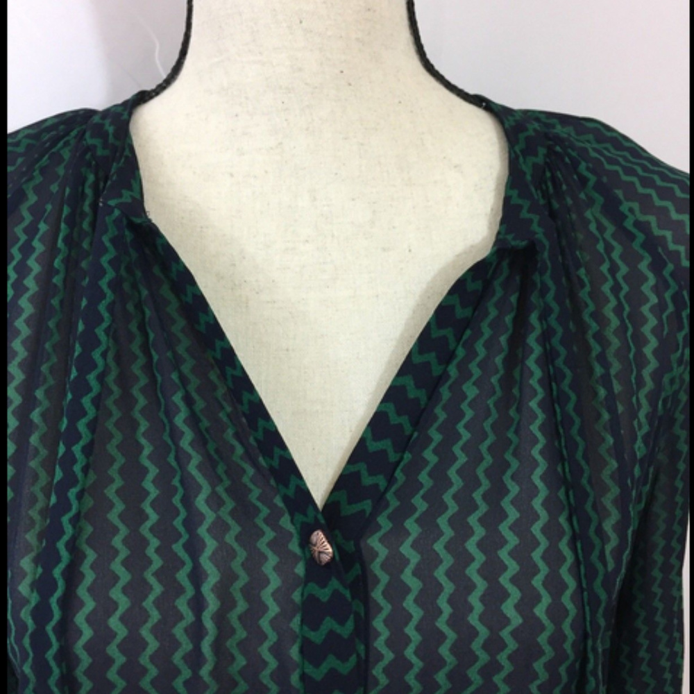 Anthropologie green & black top NWOT